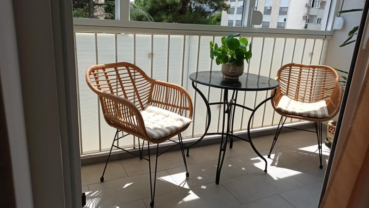 Leona Apartment-Perfect For Four Split Exterior photo