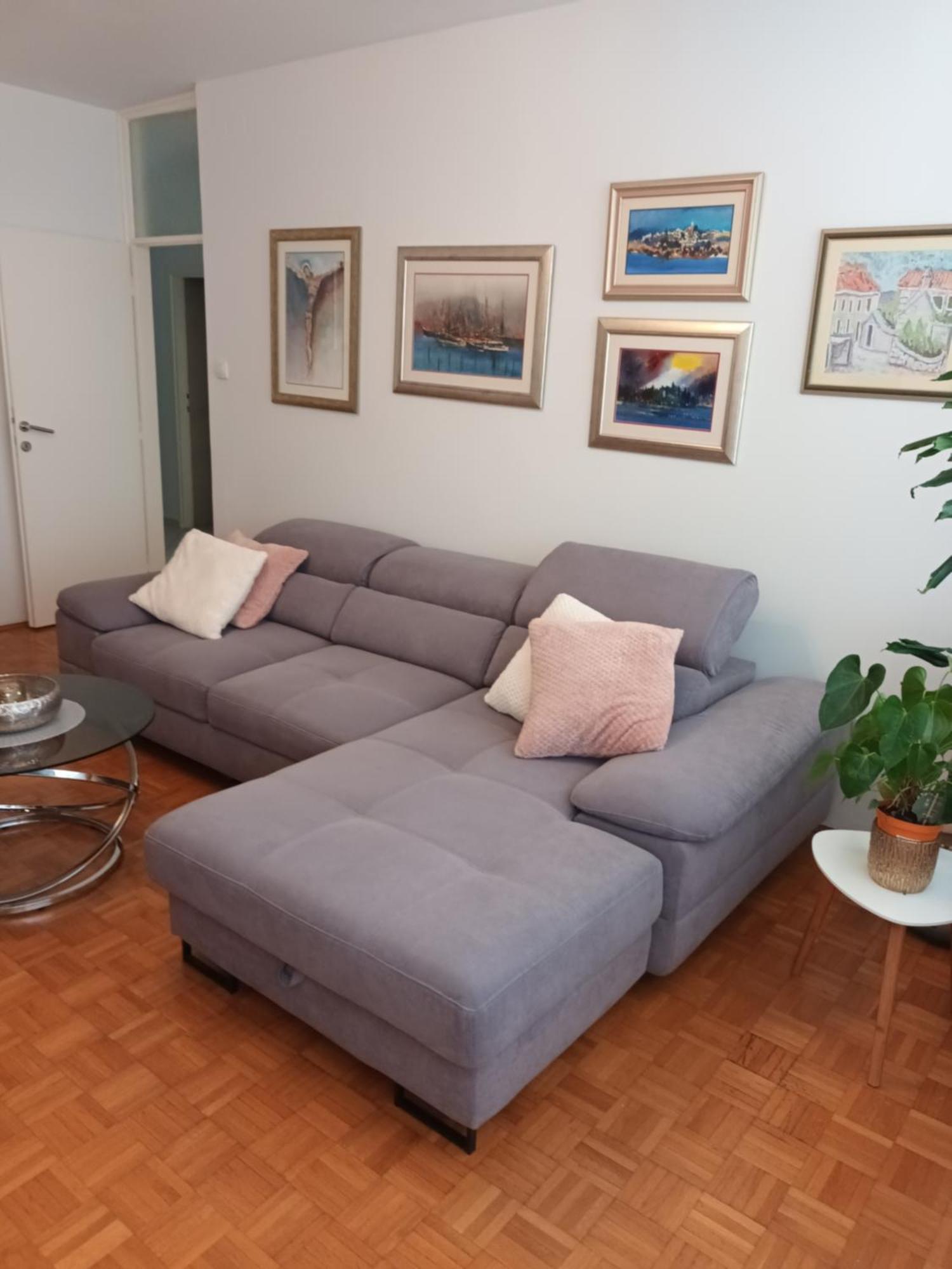 Leona Apartment-Perfect For Four Split Exterior photo
